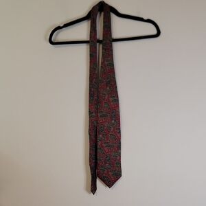 Mens Red Paisley Silk Tie - Classic Formal Accessory